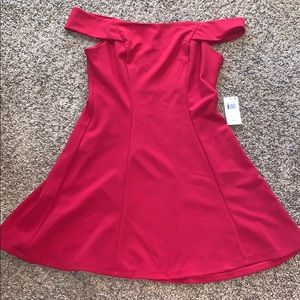 🔥🔥Bright Red slight Off-The-Shoulder Dress 🔥🔥